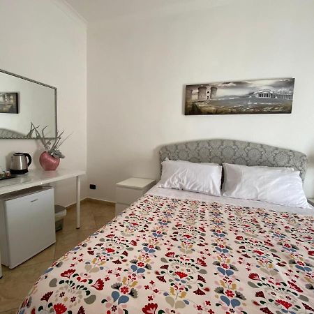 Готель Falu Napoli Centro Camera Con Cucina E Bagno Privato Екстер'єр фото