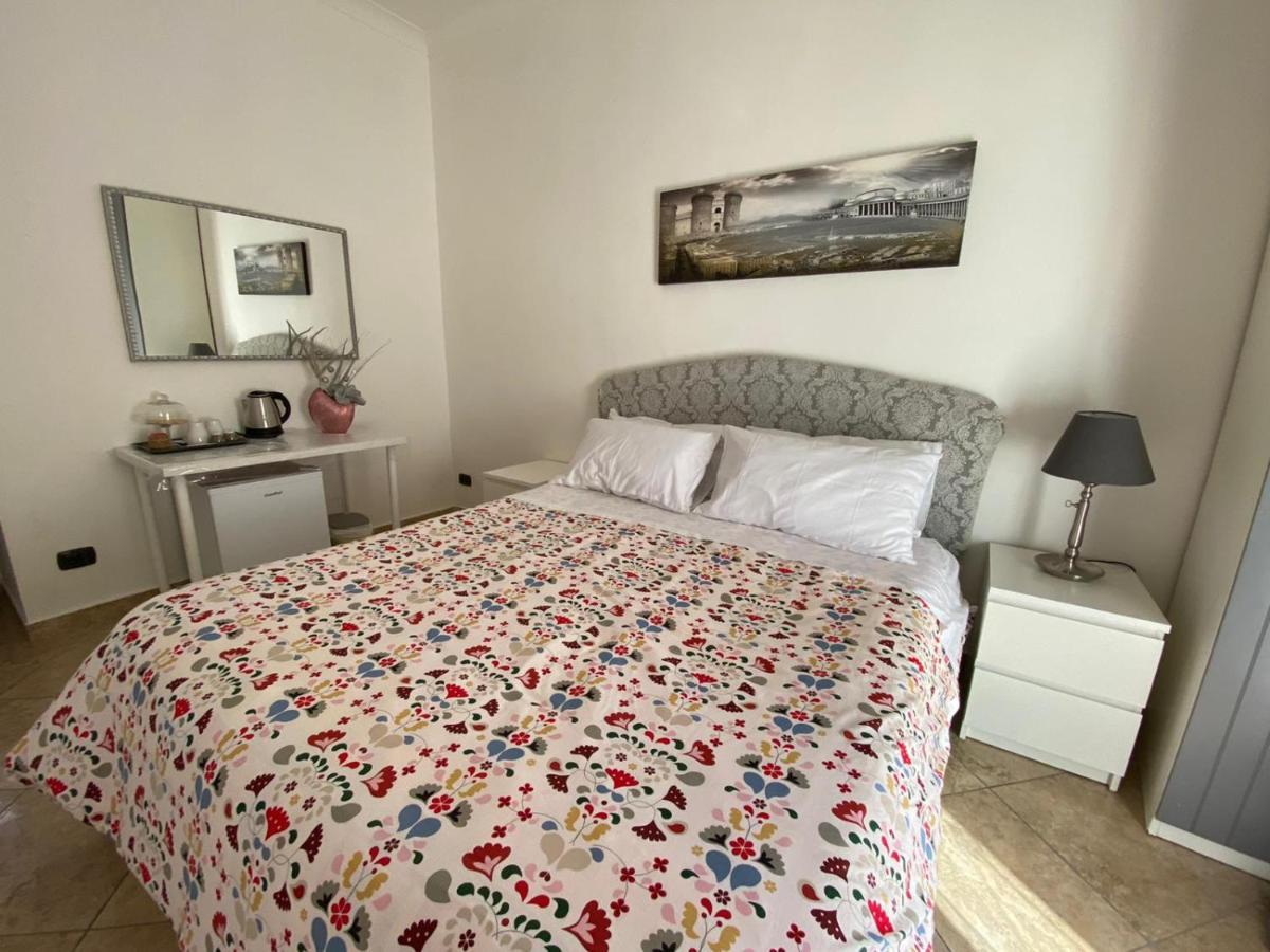 Готель Falu Napoli Centro Camera Con Cucina E Bagno Privato Екстер'єр фото
