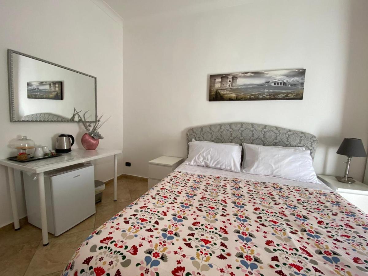 Готель Falu Napoli Centro Camera Con Cucina E Bagno Privato Екстер'єр фото