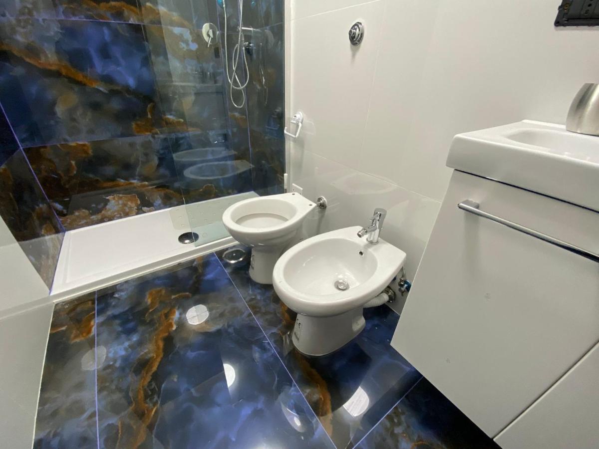 Готель Falu Napoli Centro Camera Con Cucina E Bagno Privato Екстер'єр фото