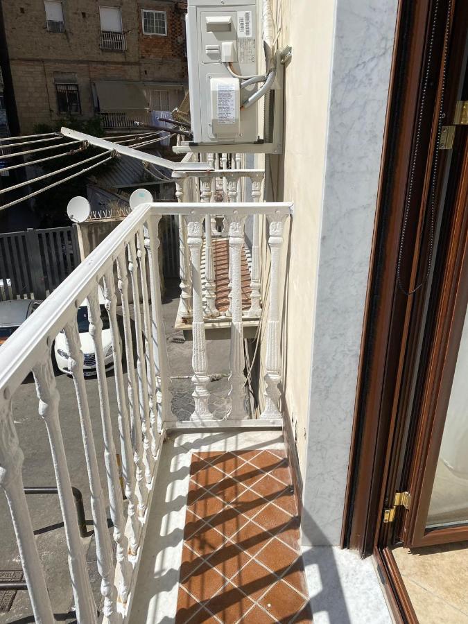 Готель Falu Napoli Centro Camera Con Cucina E Bagno Privato Екстер'єр фото